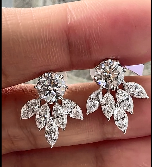 NESH Fleur Solitaire Stud Earrings