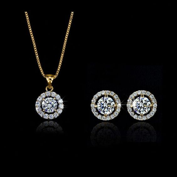 Radiant Halo Diamond Set